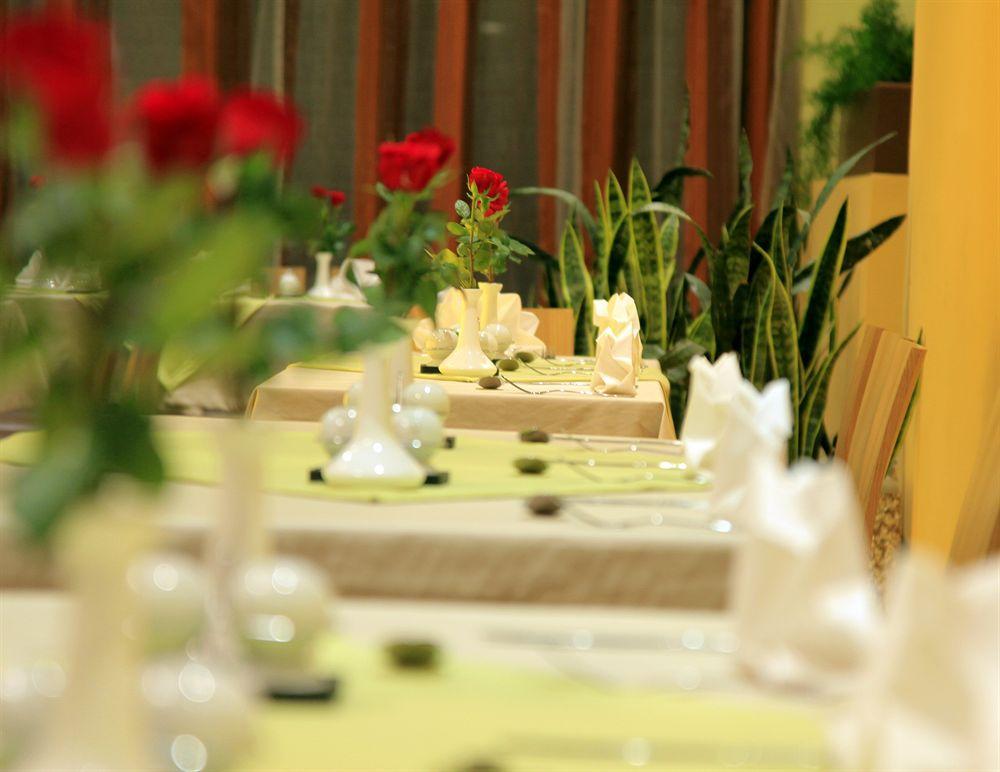 Reliance Hotel Apartment Addis Abeba Esterno foto